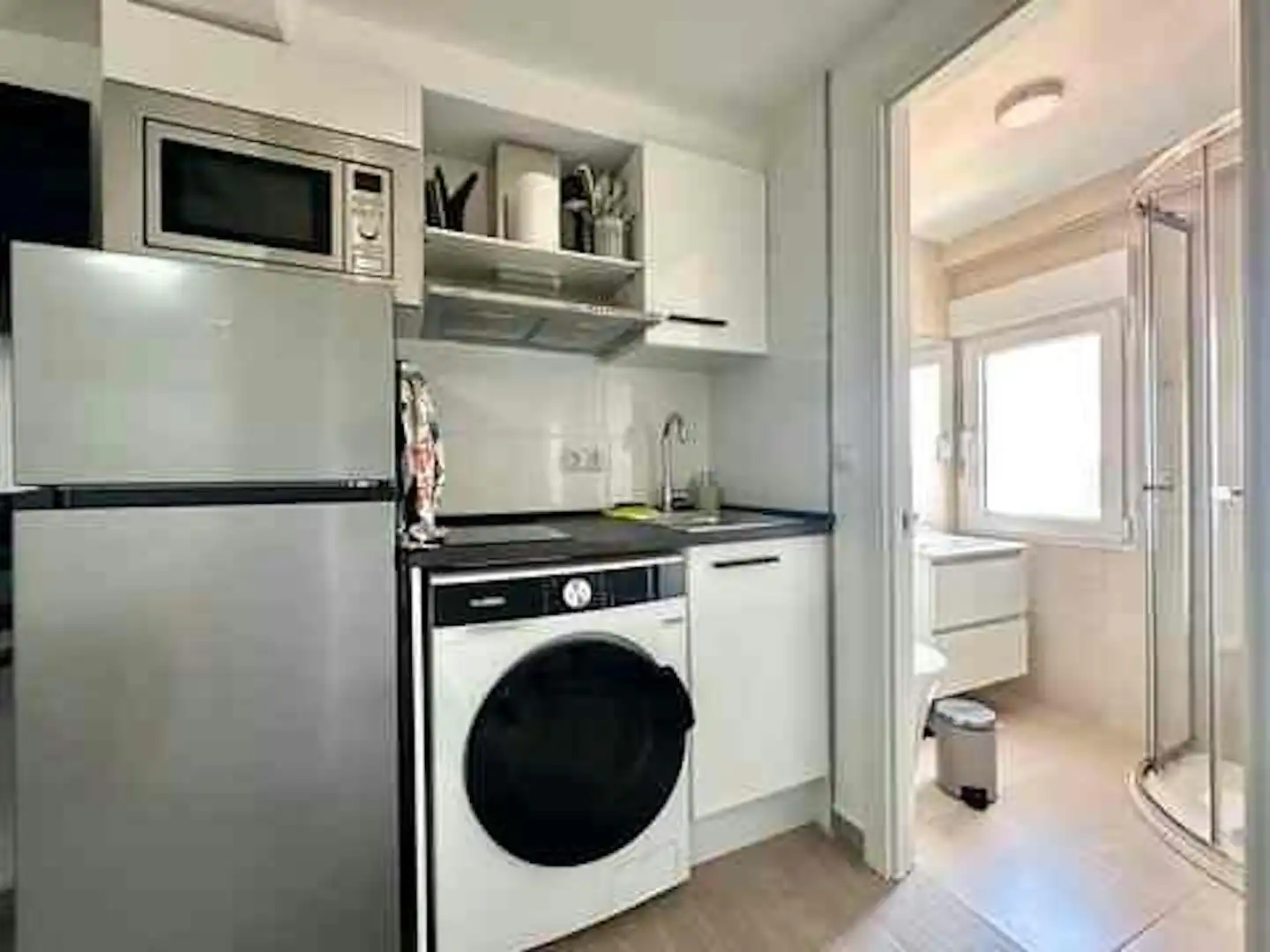 Kitchen of Flat for rent in Madrid  with Air Conditioner, Heating and Washing machine