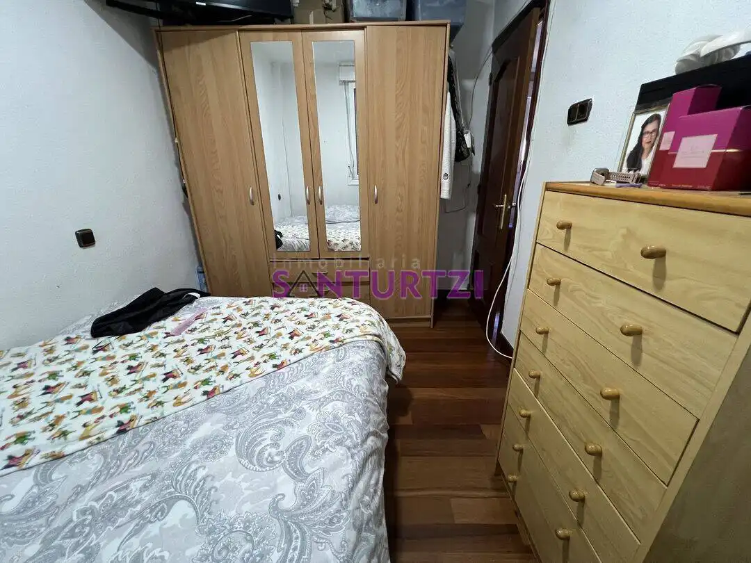 Bedroom of Flat for sale in Santurtzi   with Heating