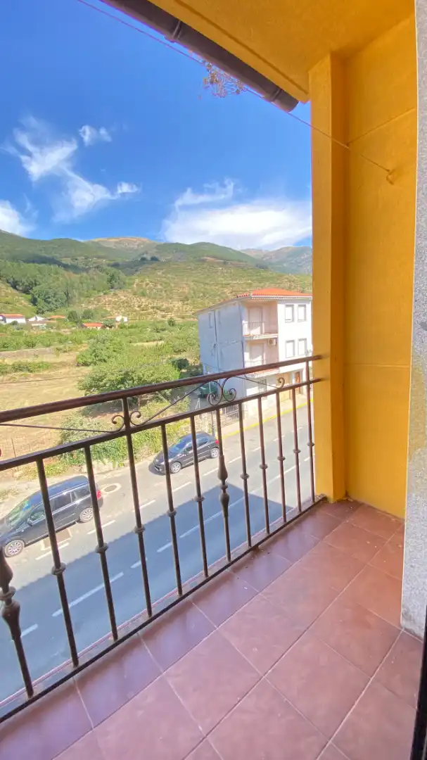 Vista exterior de Piso en venta en Jerte con Amueblado, Horno y Lavadora