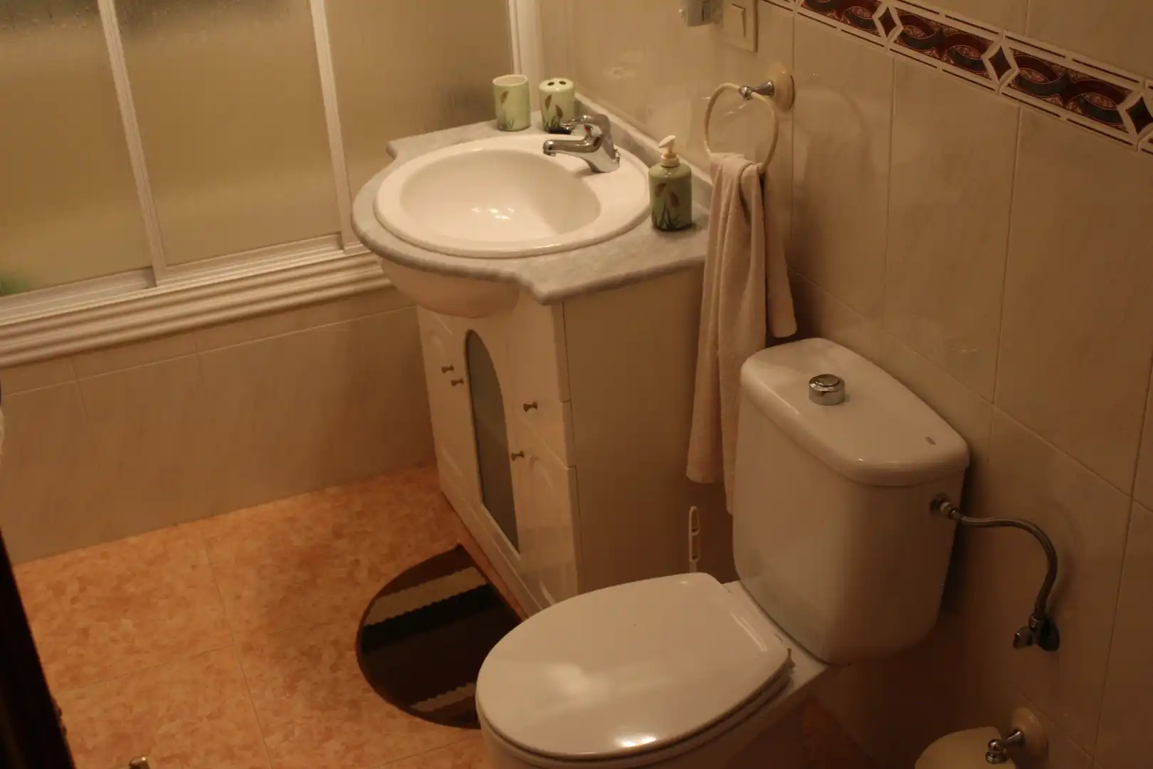 Baño de Casa o chalet en venta en Arroyomolinos de León con Aire acondicionado, Jardín privado y Terraza