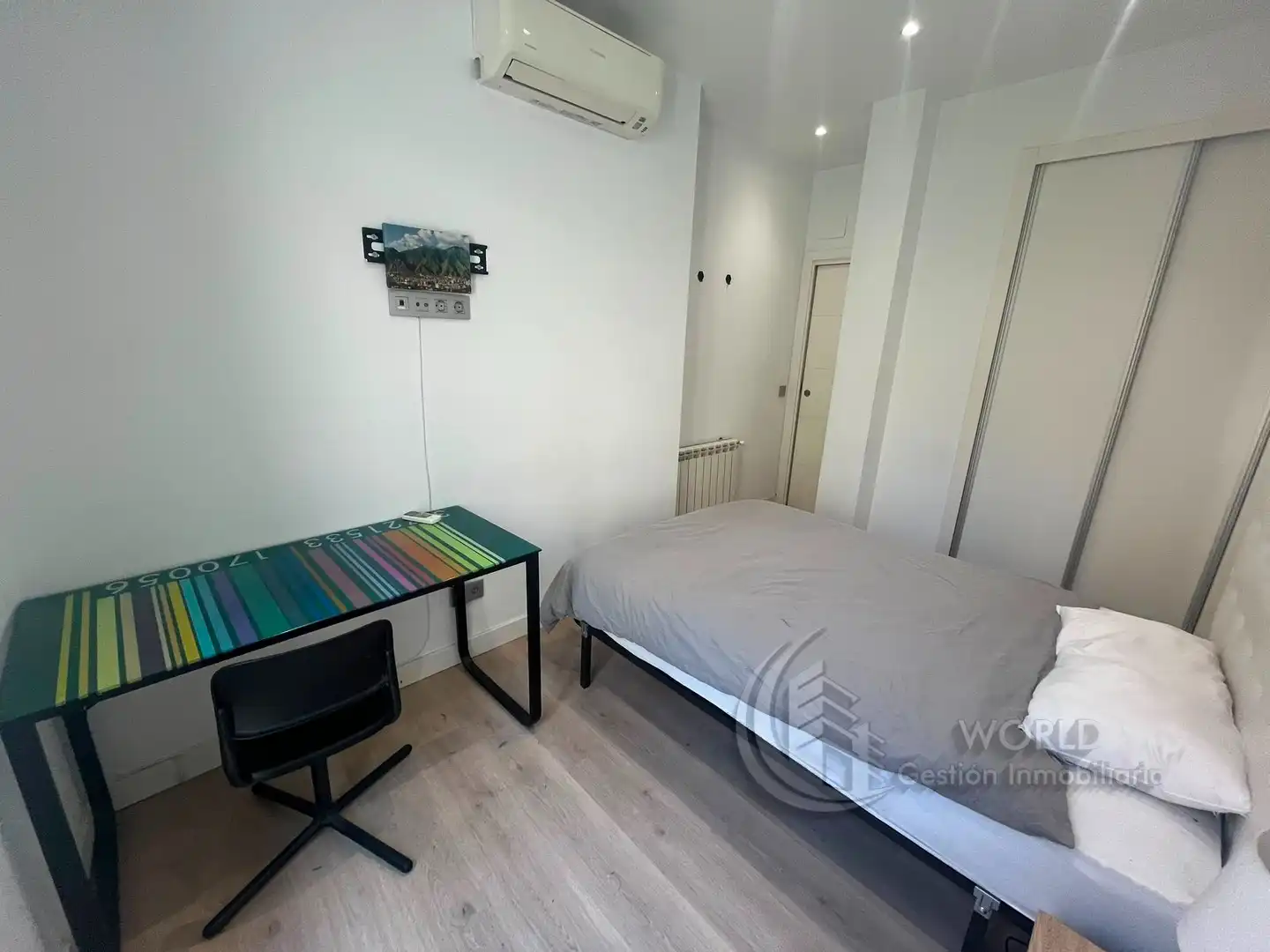 Bedroom of Flat for rent in Madrid  with Air Conditioner, Heating and Furnished