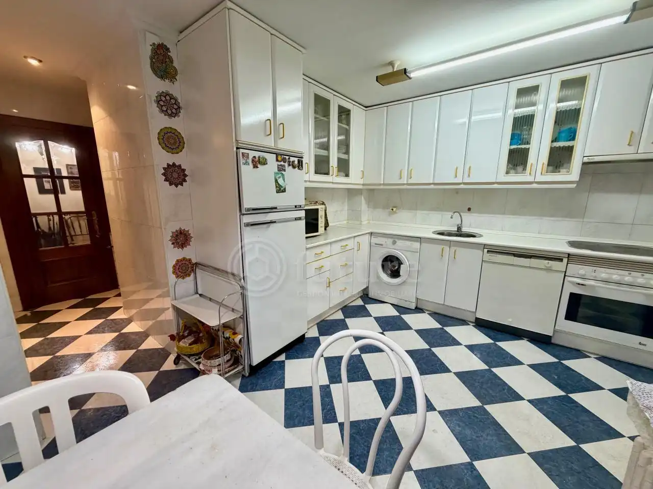 Cuina de Pis en venda en Salamanca amb Calefacció, Parquet i Moblat