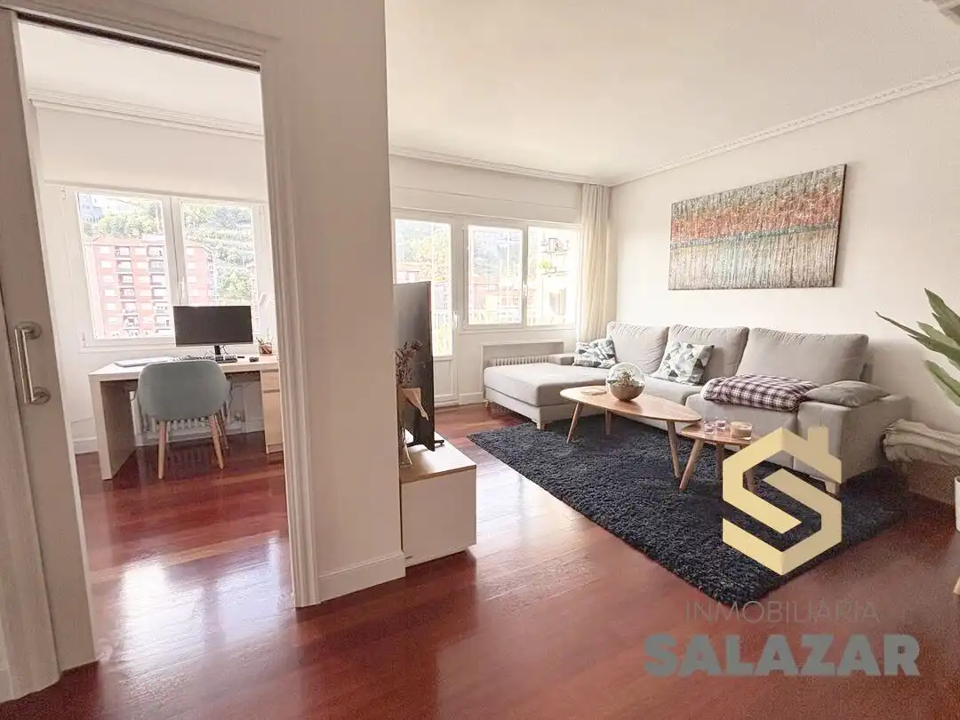 Wohnzimmer von Wohnung zum Verkauf in Bilbao  mit Heizung, Terrasse und Balkon