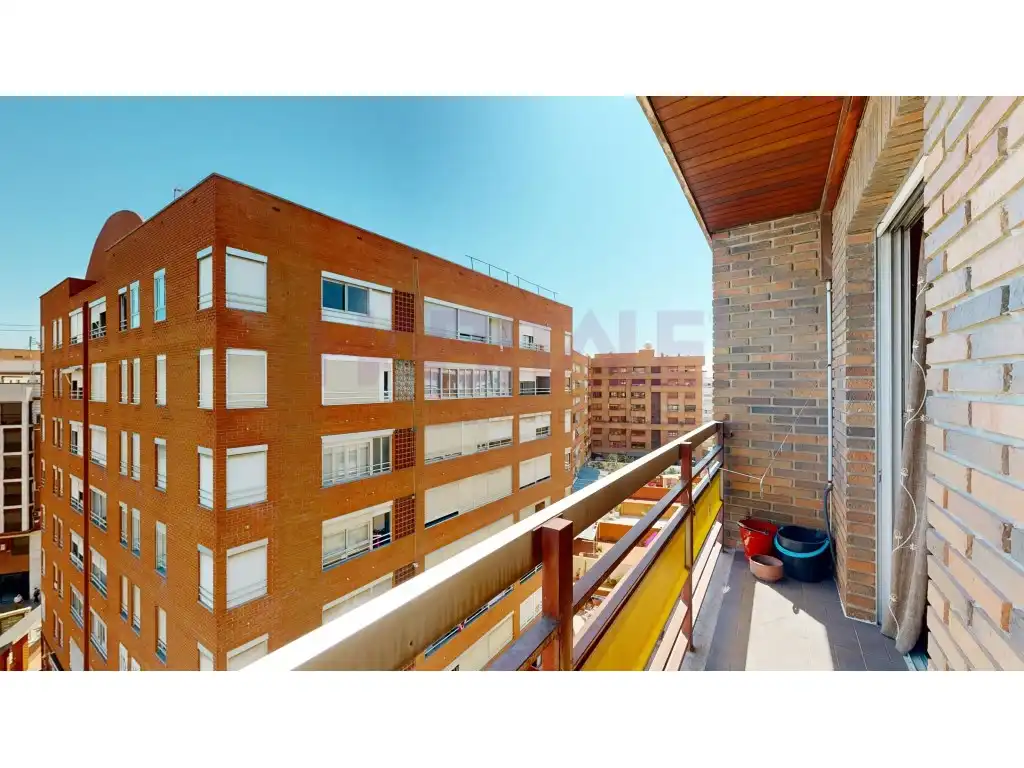 Vista exterior de Piso en venta en Valencia
