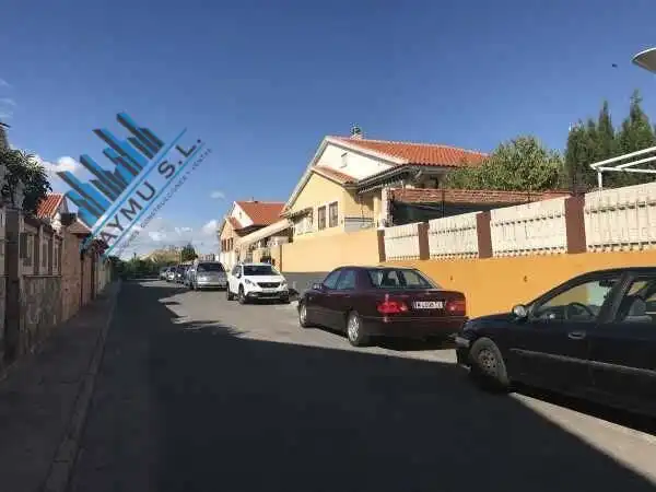 Außenansicht von Einfamilien-Reihenhaus zum Verkauf in Lominchar mit Gemeinschaftspool