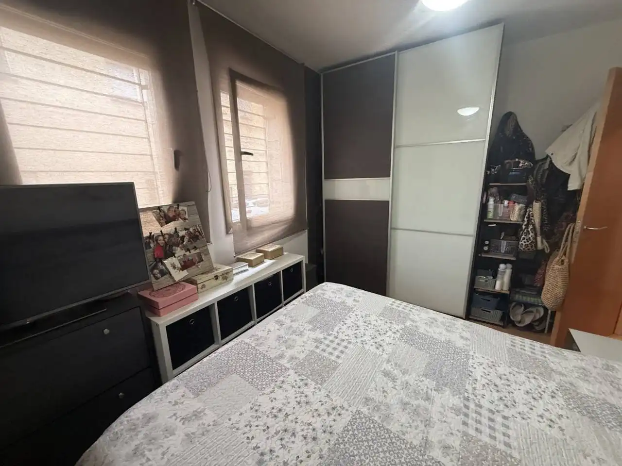 Schlafzimmer von Wohnung zum Verkauf in Sabadell mit Klimaanlage, Heizung und Parkett