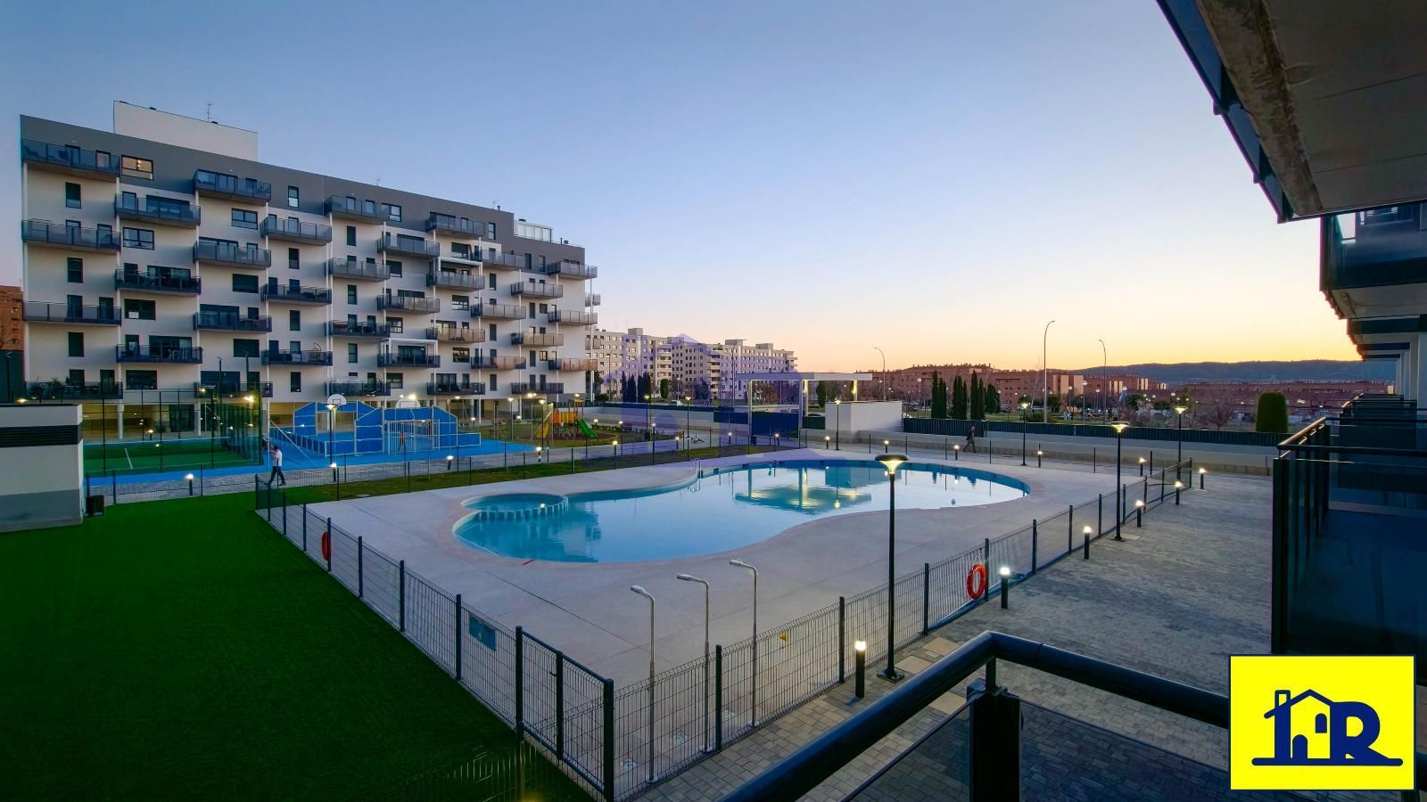 Piscina de Pis de lloguer en Cuenca Capital amb Aire condicionat, Calefacció i Terrassa