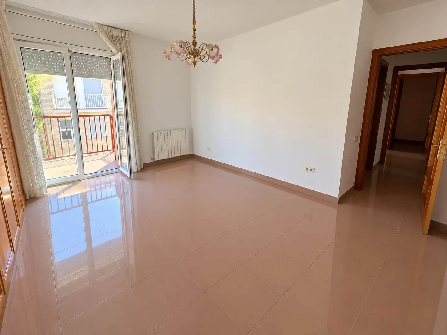 Habitación de Piso de alquiler en El Masnou con Aire acondicionado, Calefacción y Amueblado