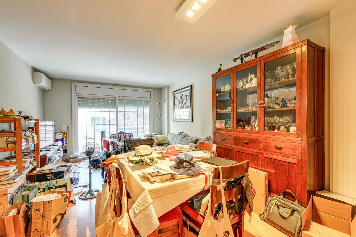 Living room of Flat for sale in Terrassa  with Terrace and Furnished