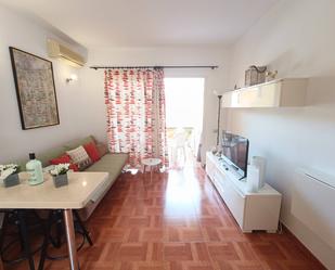 Sala d'estar de Dúplex de lloguer en San Bartolomé de Tirajana amb Terrassa, Balcó i Piscina comunitària