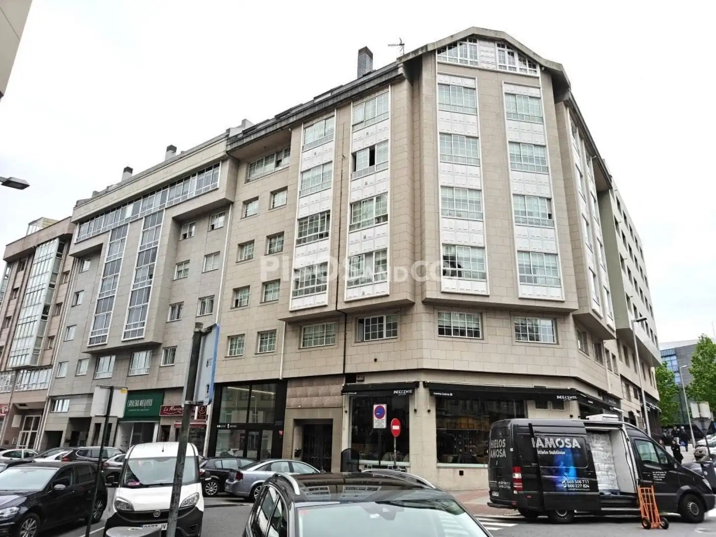 Vista exterior de Pis en venda en A Coruña Capital  amb Calefacció, Traster i Moblat