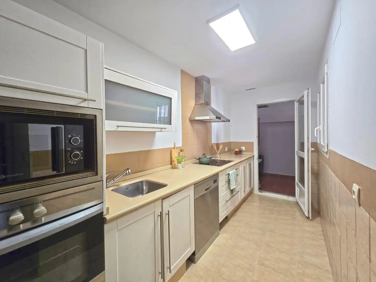 Kitchen of Detached homes for sale in Alcalá del Río