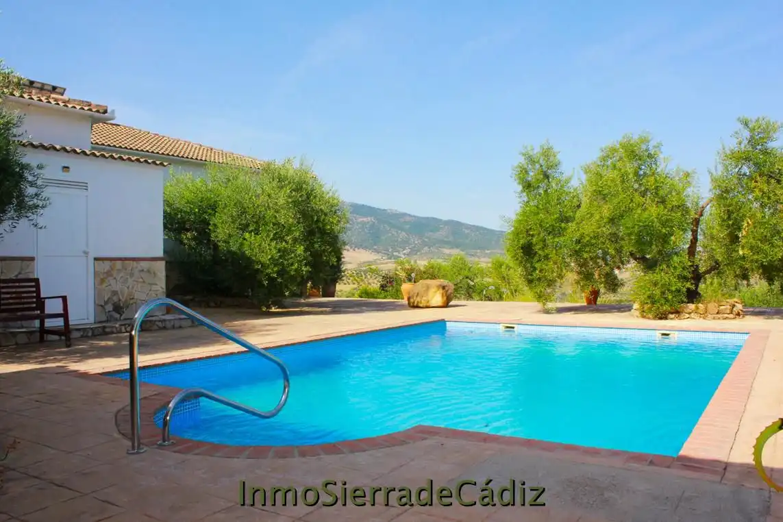 Casa rústica amb piscina en venda a Algodonales