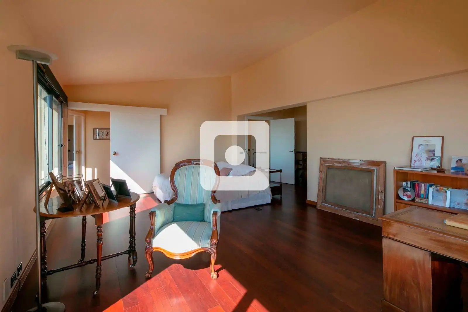 Sala d'estar de Casa o xalet en venda en Barcelona amb Aire condicionat, Calefacció i Terrassa