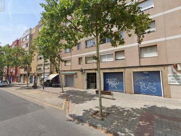 Pis amb ascensor en venda a avinguda SALOU 
Es: Pl: Pt:C
 REUS (TARRAGONA