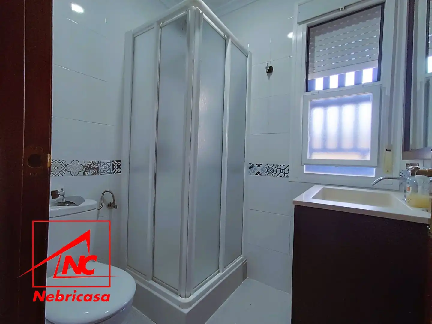 Bany de Casa o xalet en venda en Lebrija amb Aire condicionat i Jardí privat