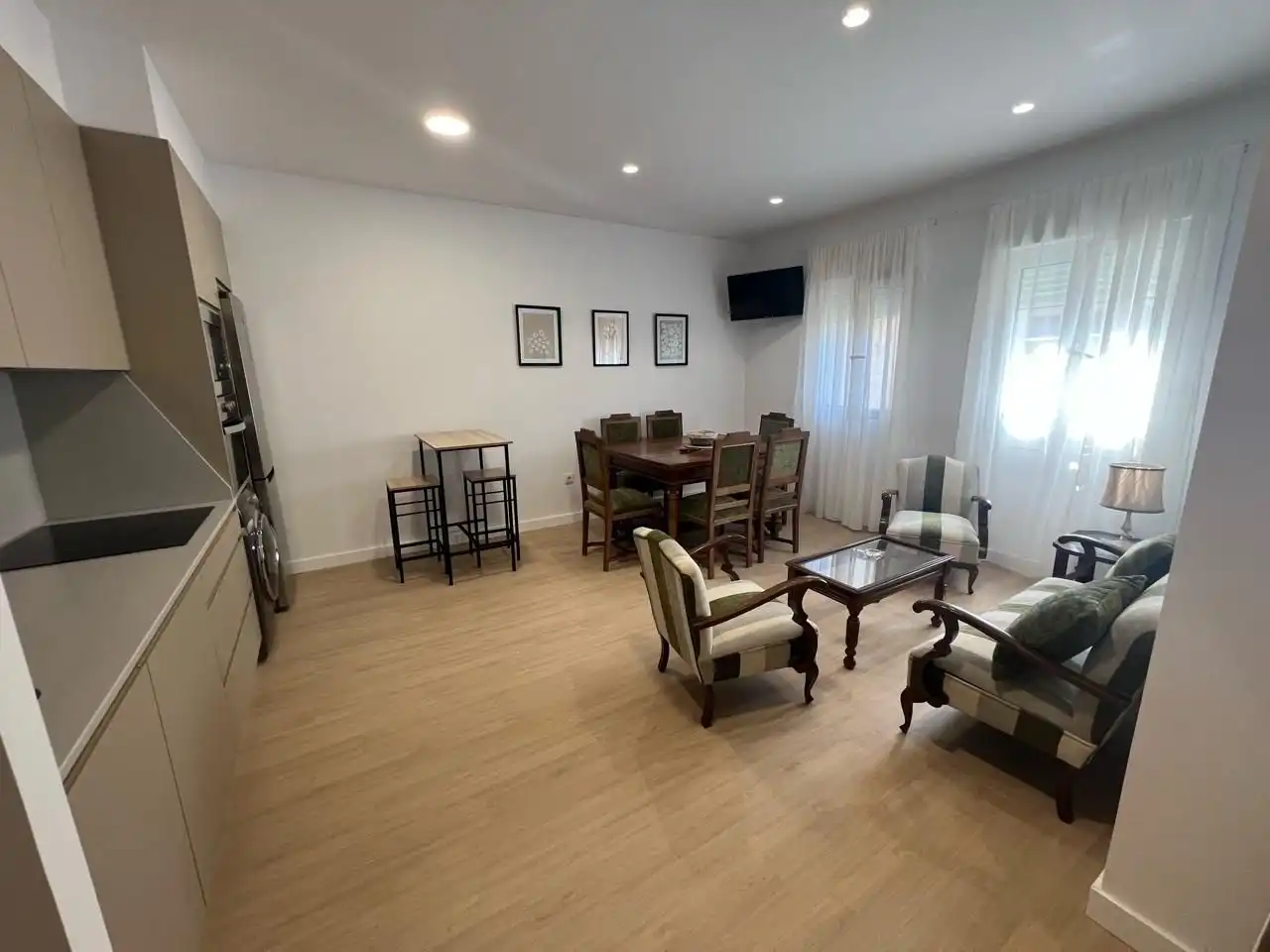 Comedor de Piso para compartir en Ourense Capital  con Calefacción, Amueblado y Balcón