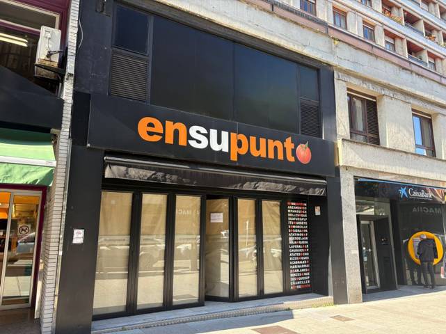 Local comercial en Alquiler en Auditorio - Seminario - Parque de Invierno