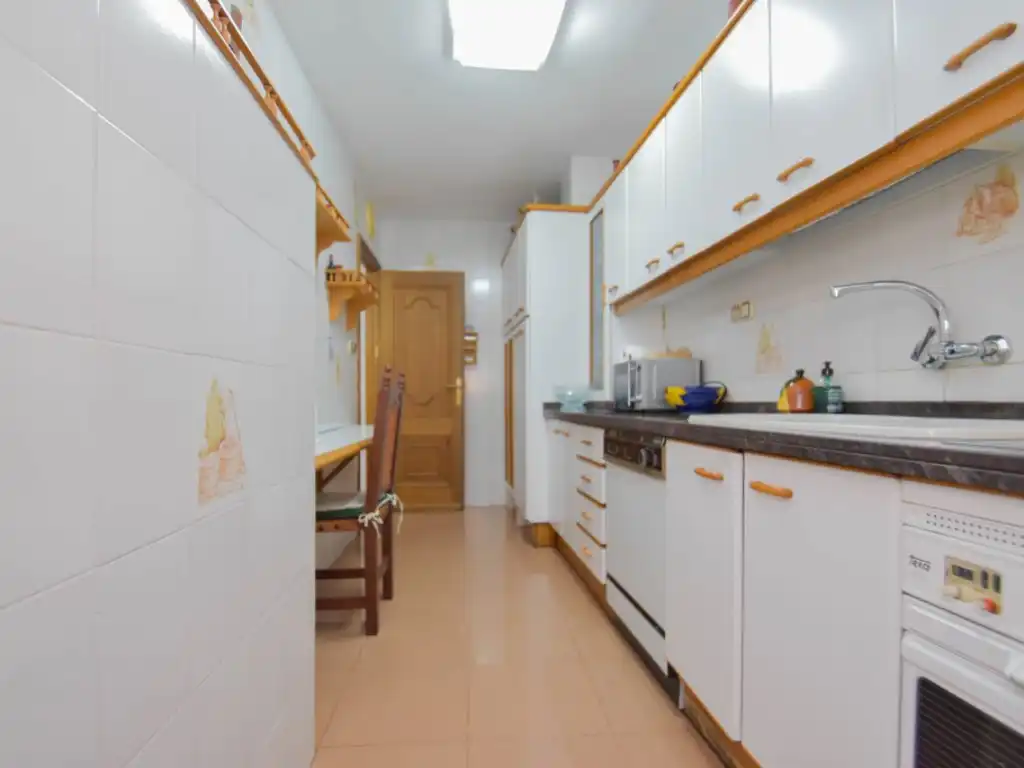 Kitchen of Flat for sale in Granada  with Heating