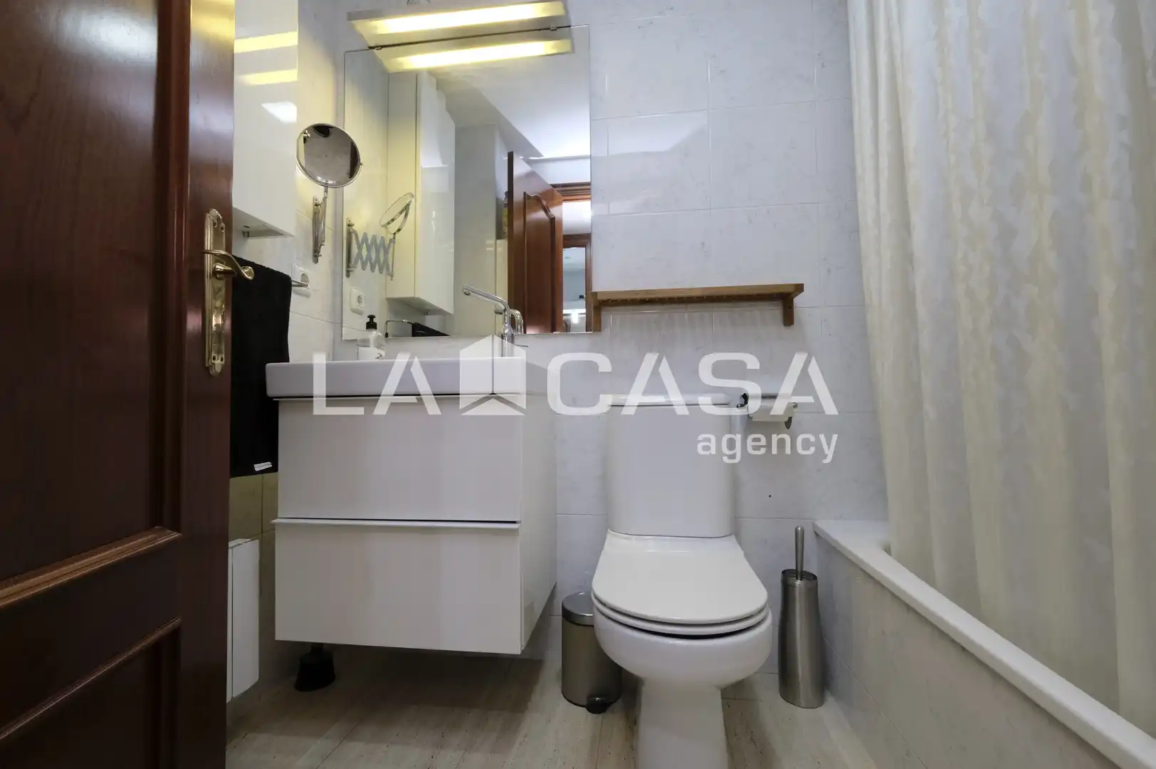 Baño de Piso en venta en Barcelona con Balcón