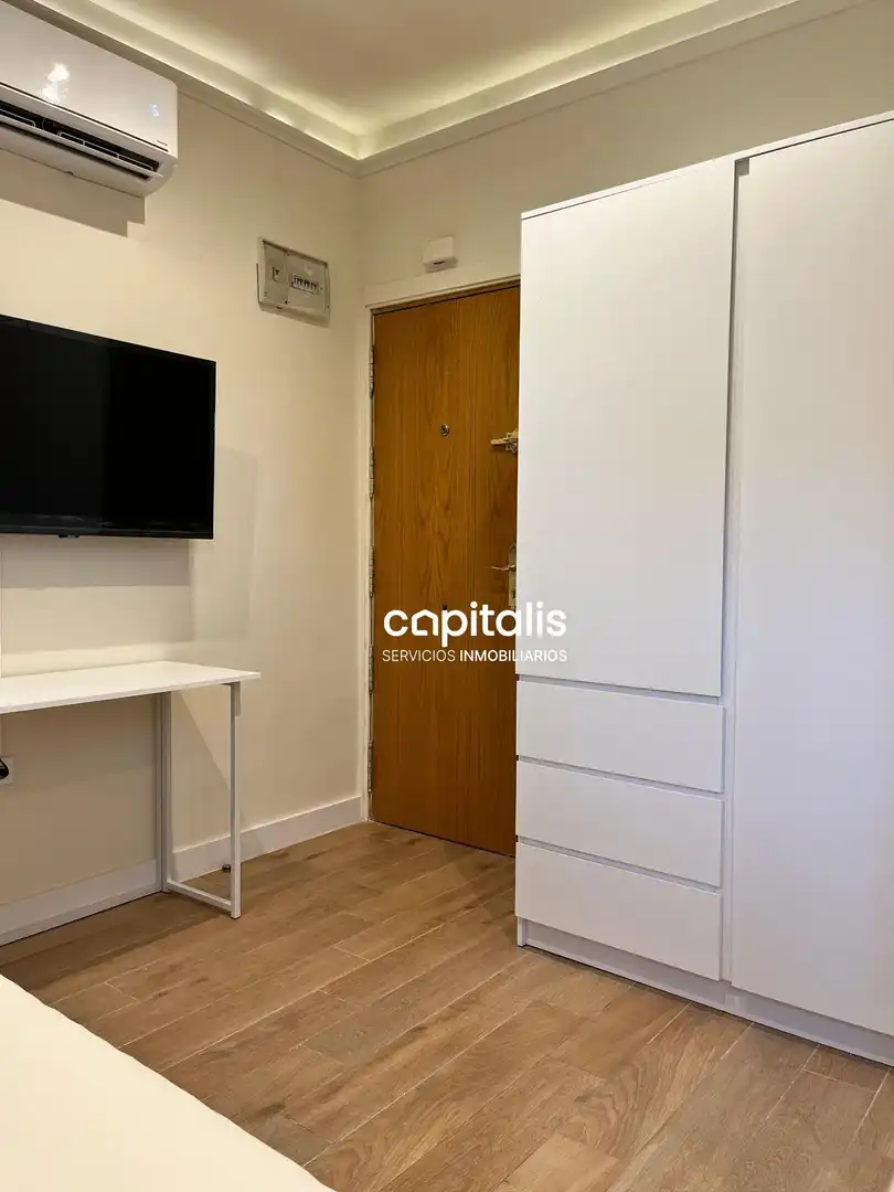 Schlafzimmer von Wohnung zur Miete in Madrid mit Klimaanlage, Heizung und Möbliert