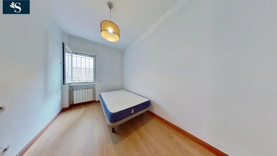 Bedroom of Flat for rent in Madrid  with Air Conditioner, Heating and Terrace