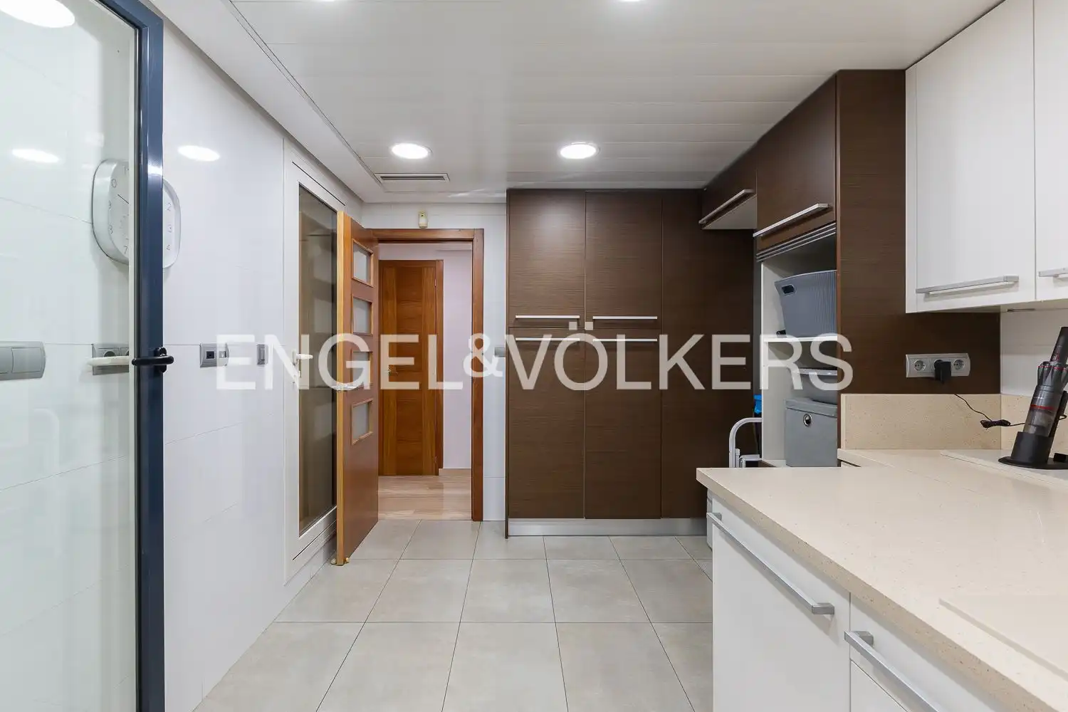 Cocina de Dúplex en venta en Valencia con Aire acondicionado, Calefacción y Jardín privado