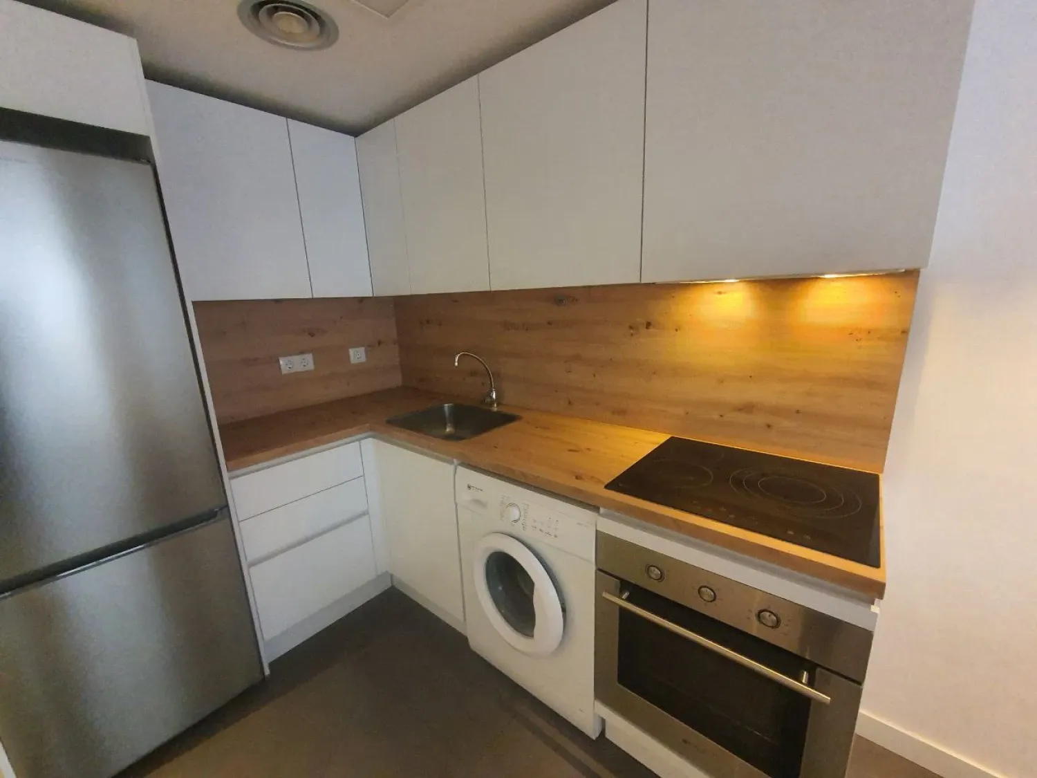 Cuina de Apartament de lloguer en  Murcia Capital amb Aire condicionat, Calefacció i Moblat