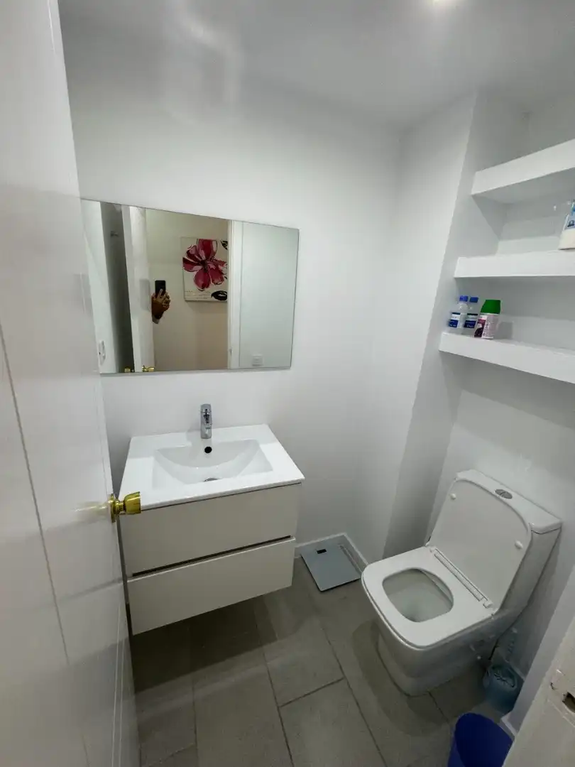 Baño de Apartamento de alquiler en San Bartolomé de Tirajana con Aire acondicionado, Amueblado y Horno