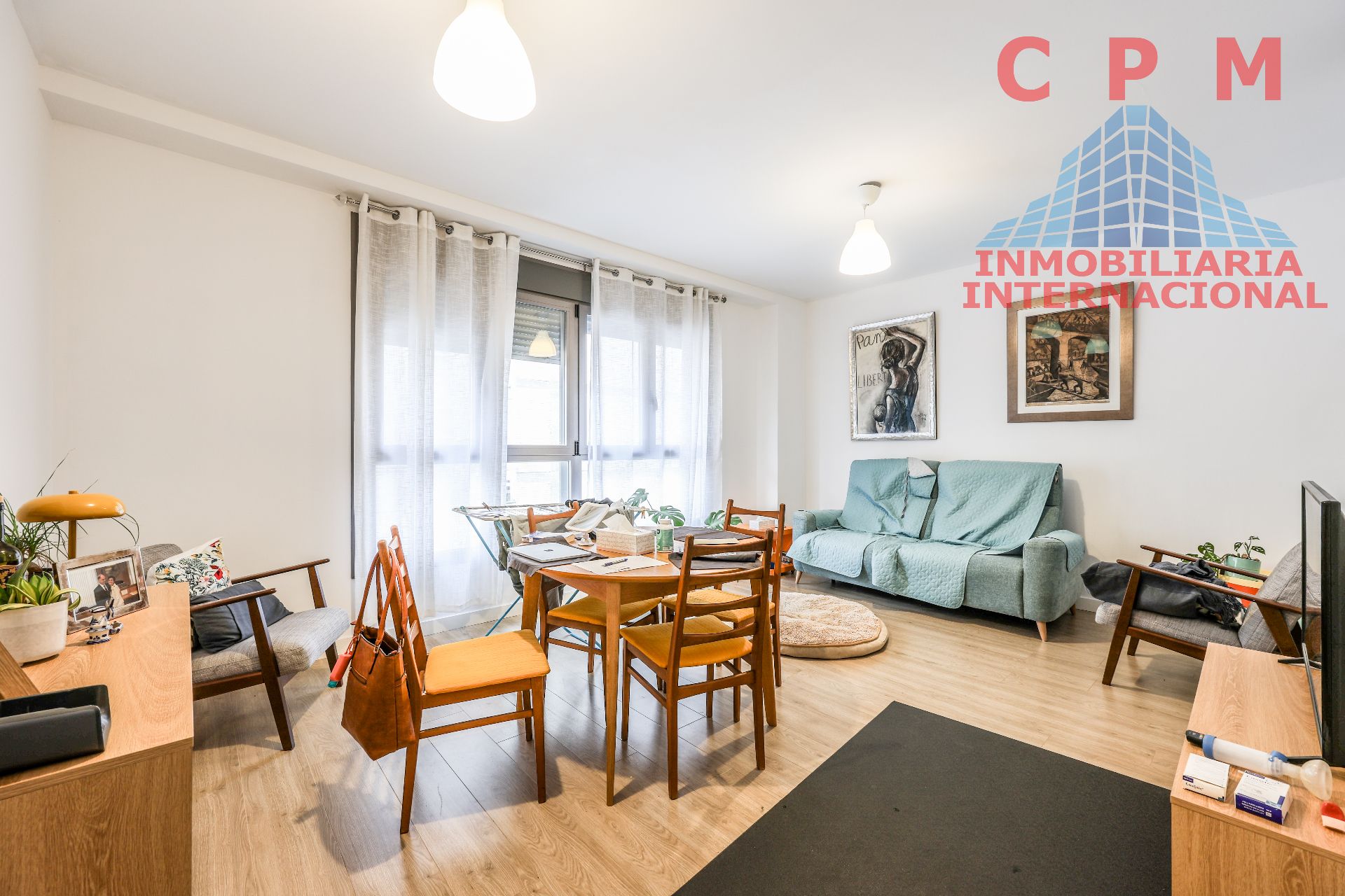 Living room of Flat to rent in  Madrid Capital  with Air Conditioner, Heating and Parquet flooring