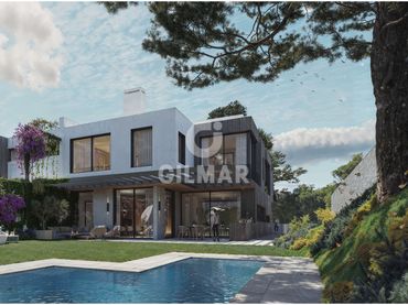 Casa pareada con piscina en venta en Fuencarral - El Pardo