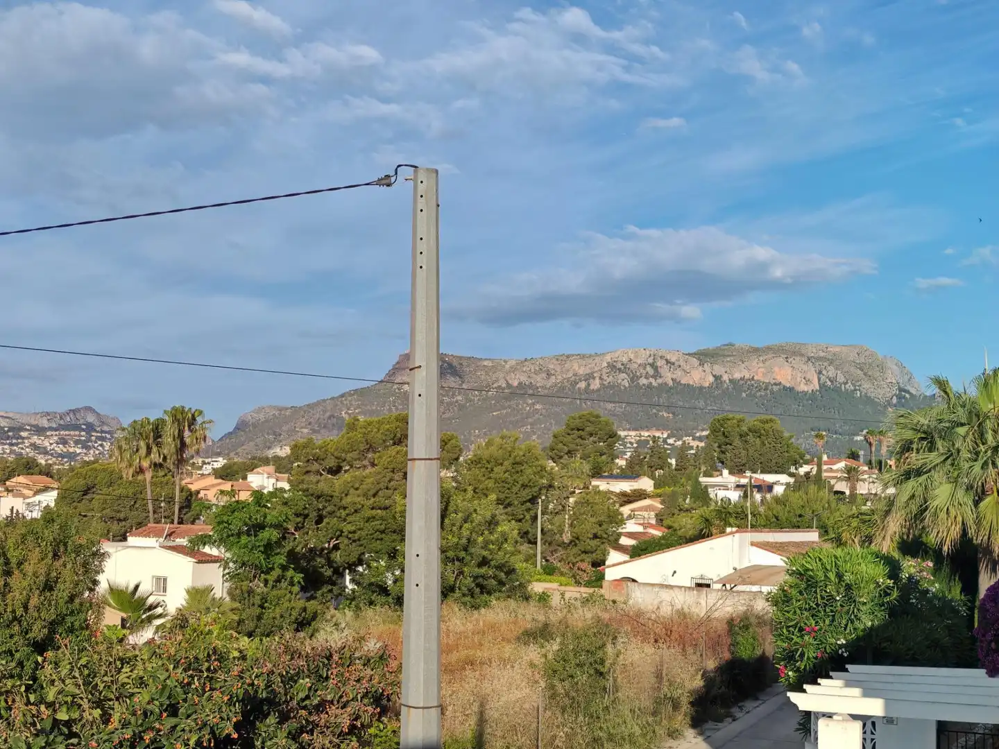 Vista exterior de Casa o xalet en venda en Calpe / Calp amb Aire condicionat, Calefacció i Jardí privat