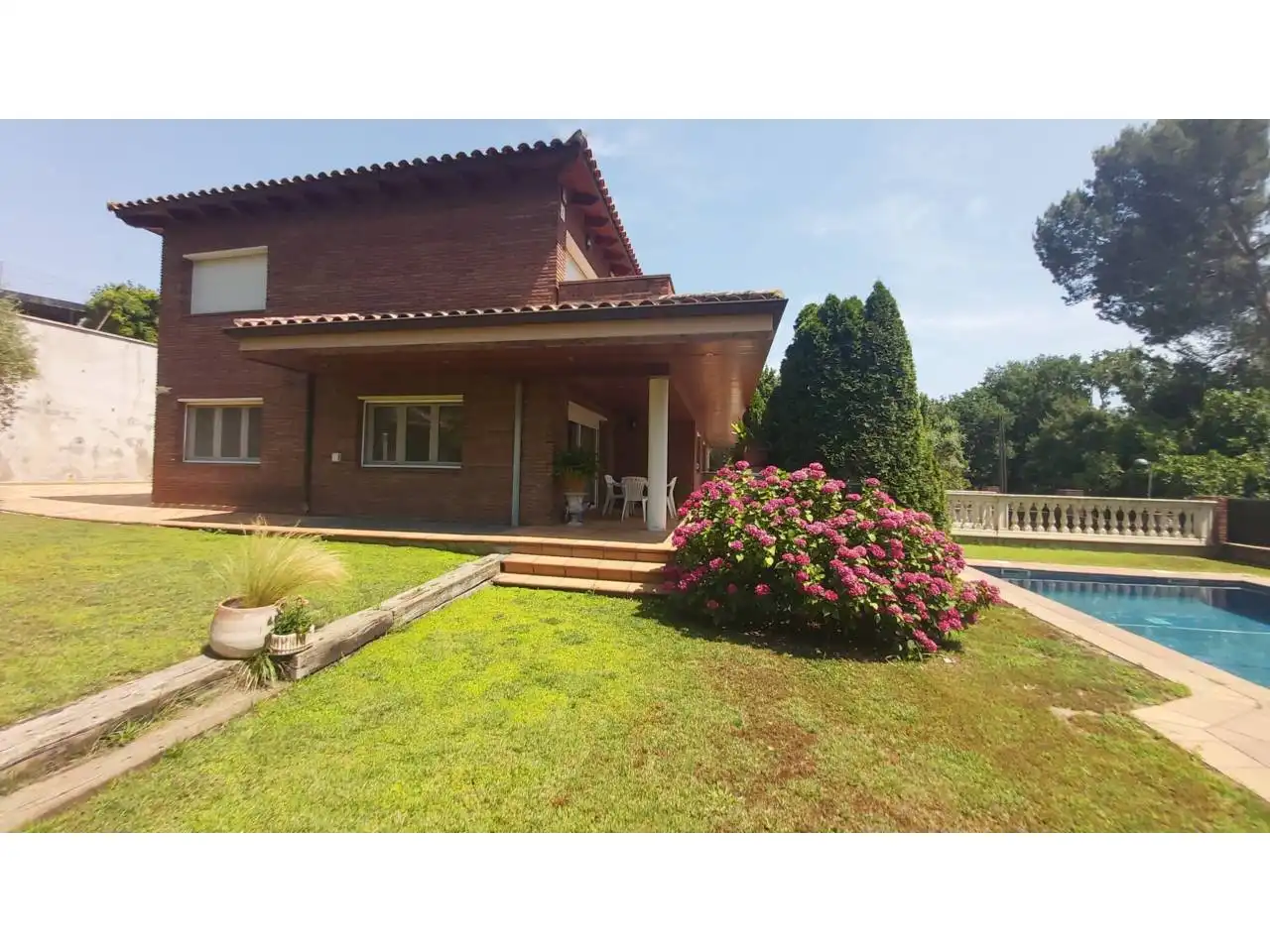 Garden of Houses for sale in Sant Cugat del Vallès  with Air Conditioner, Heating and Private garden