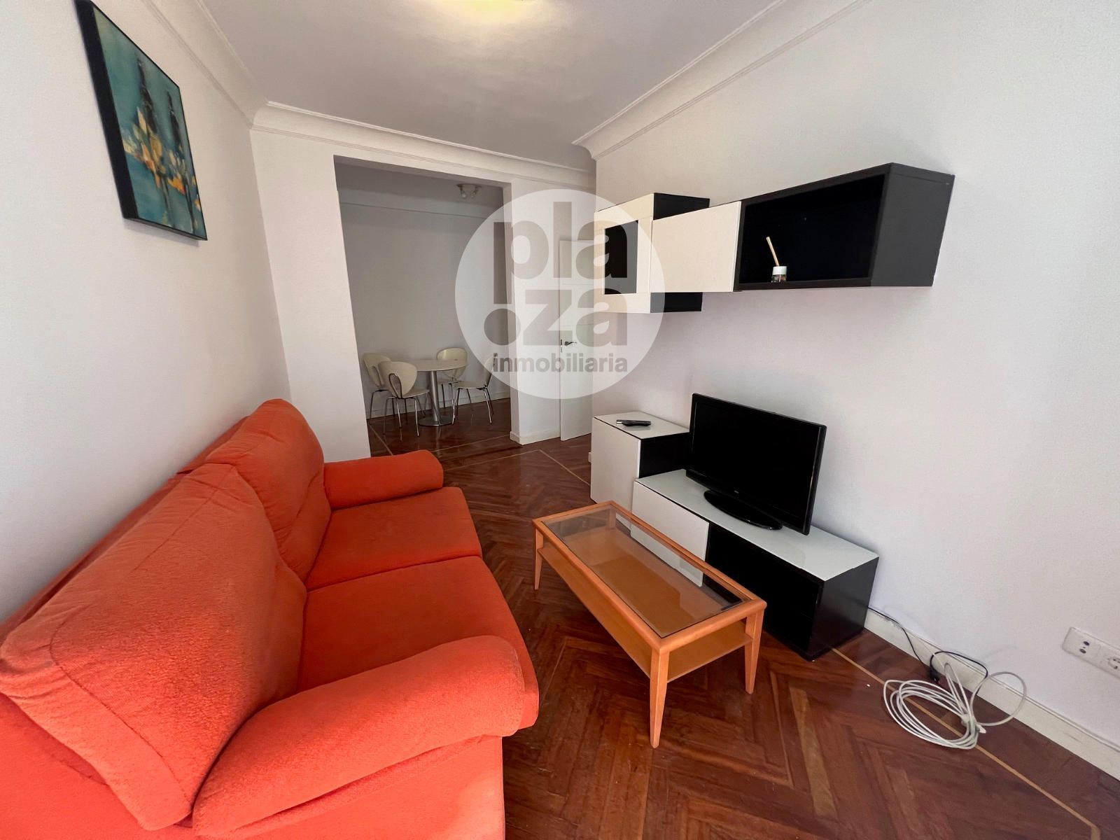 Sala d'estar de Pis en venda en Burgos Capital amb Calefacció