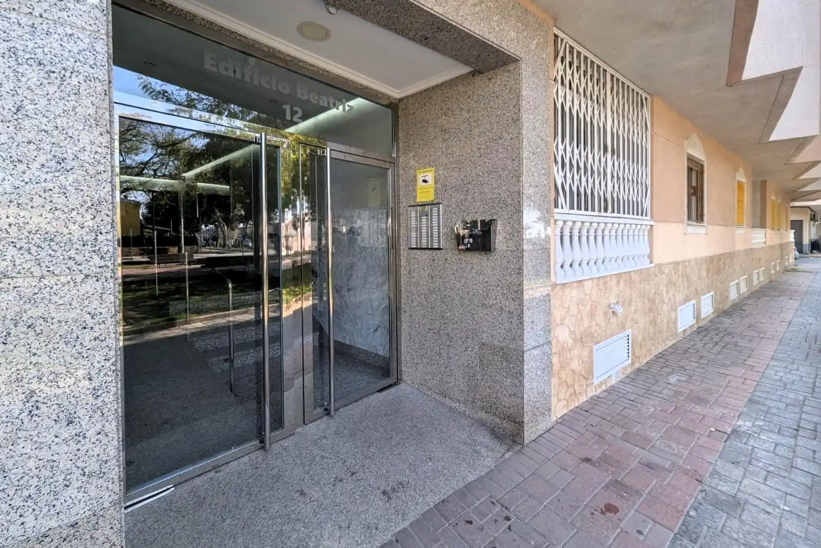 Apartamento con terraza en venta en Avenida Av. de Pinoso 12, imagen 23