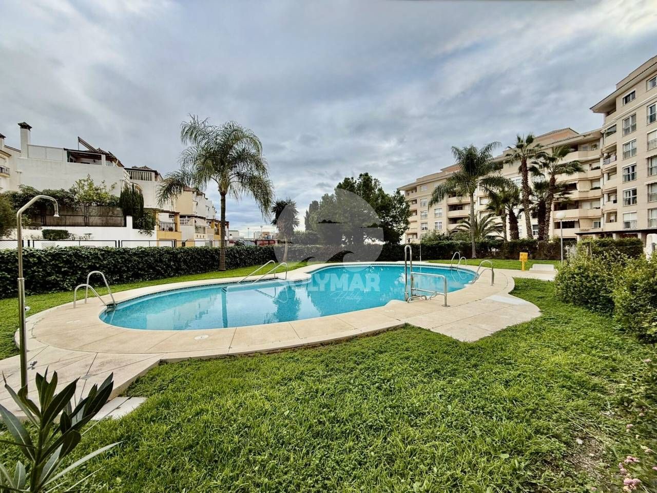 Piscina de Piso de alquiler en Vélez-Málaga con Aire acondicionado, Terraza y Amueblado