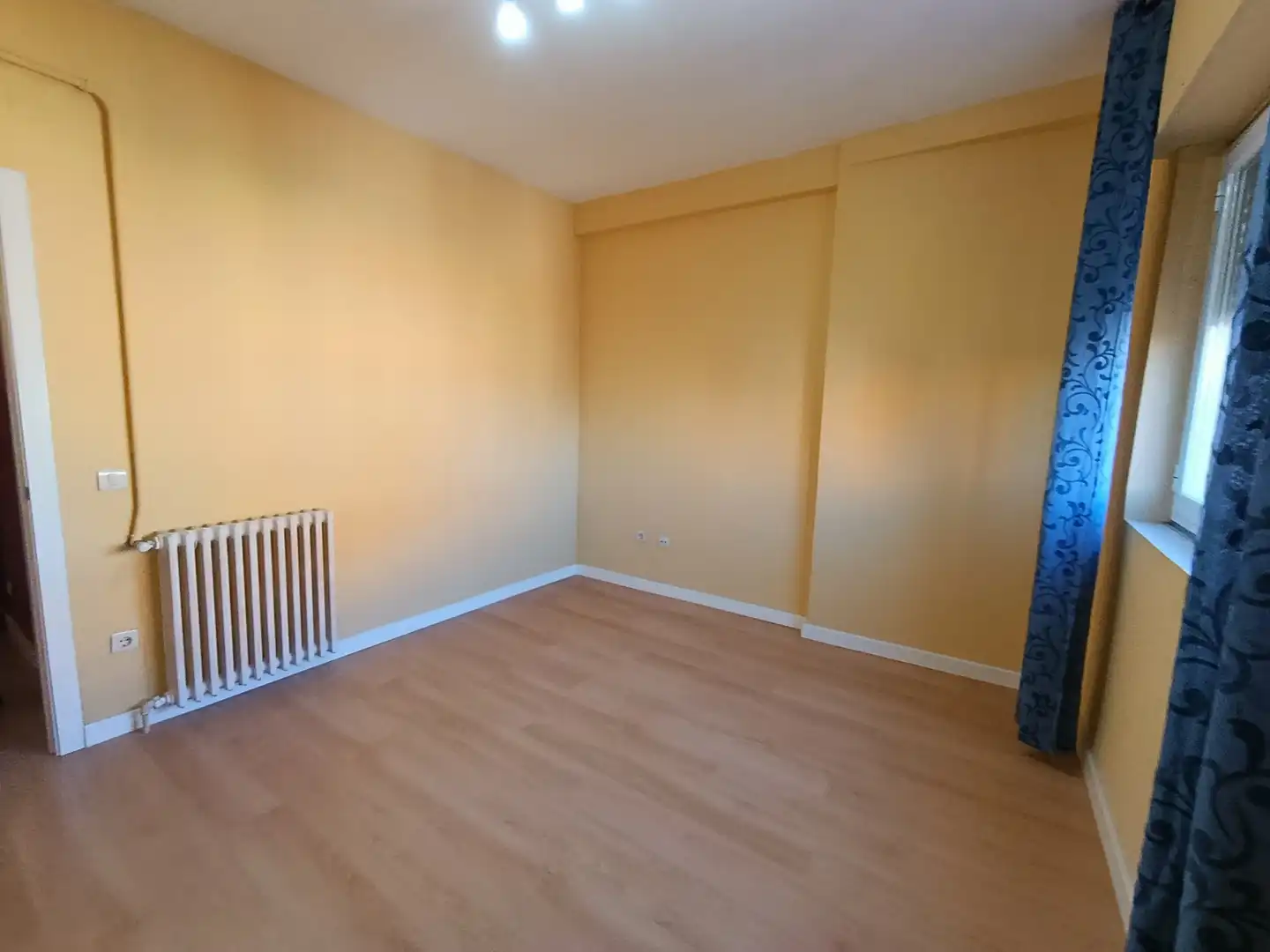 Piso en venta en Benavente con Calefacción, Parquet y Amueblado
