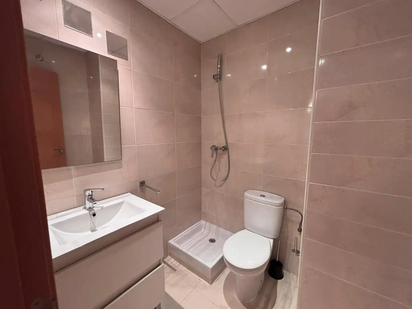 Bathroom of Flat for rent in Burjassot  with Air Conditioner and Furnished