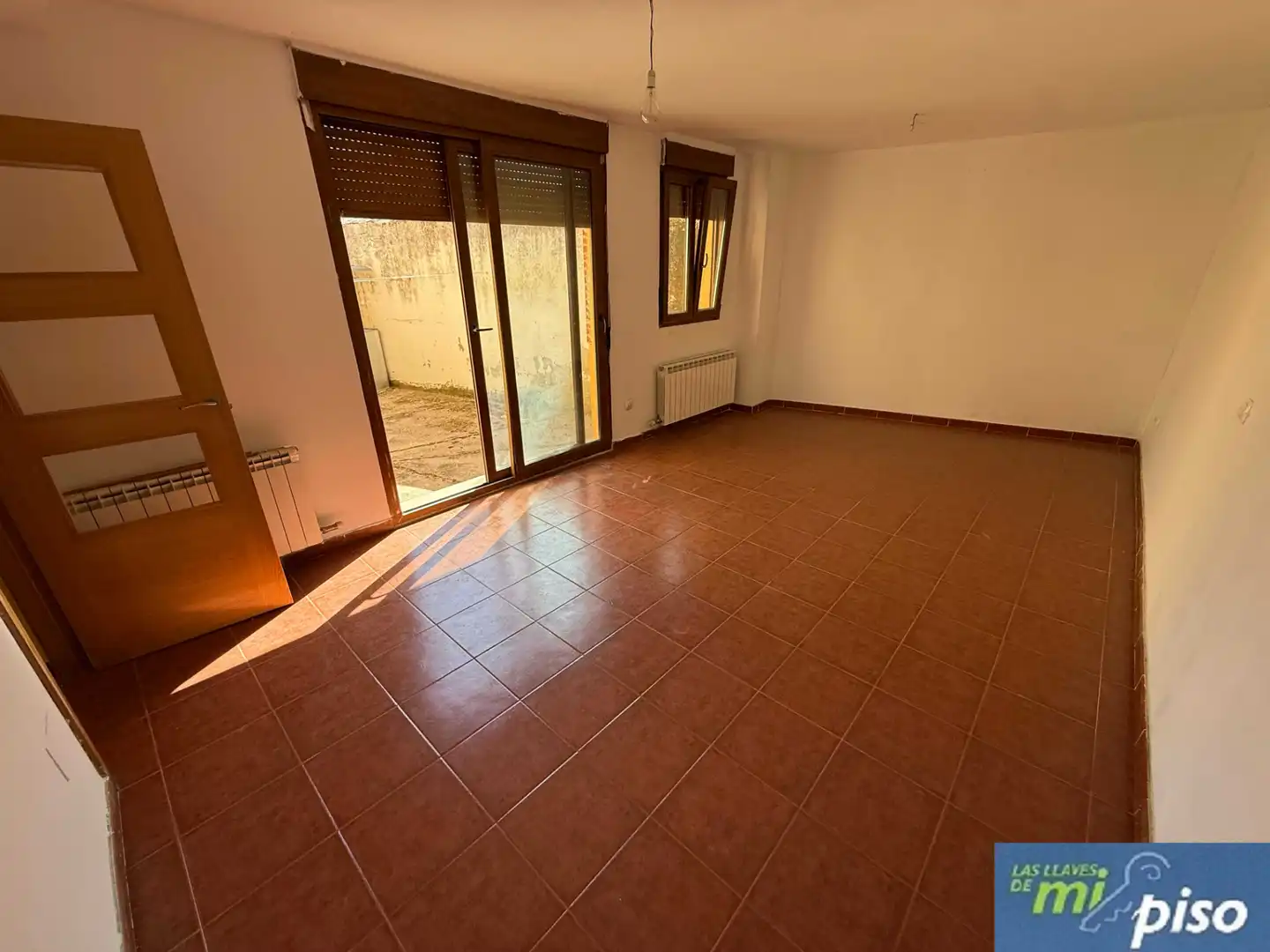 Sala d'estar de Casa adosada en venda en Corcos amb Calefacció, Jardí privat i Parquet