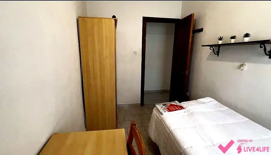 Habitación de Piso para compartir en Sevilla con Aire acondicionado, Calefacción y Amueblado