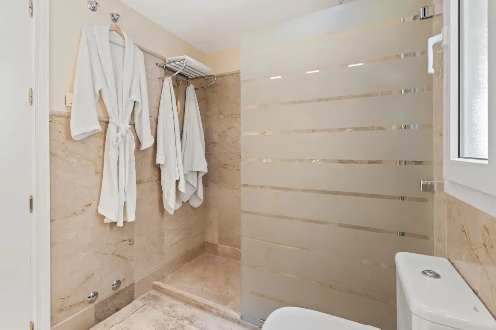Baño de Planta baja en venta en Marbella con Aire acondicionado, Jardín privado y Terraza