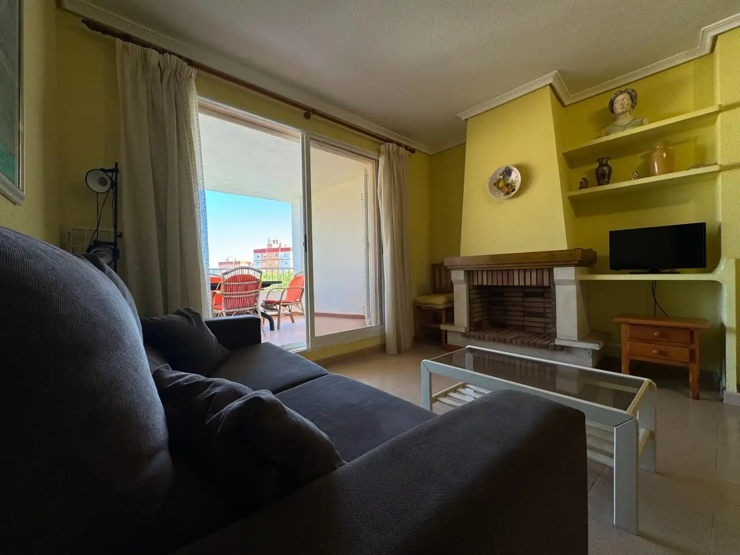 Sala d'estar de Apartament en venda en Oropesa del Mar / Orpesa amb Terrassa, Moblat i Piscina comunitària