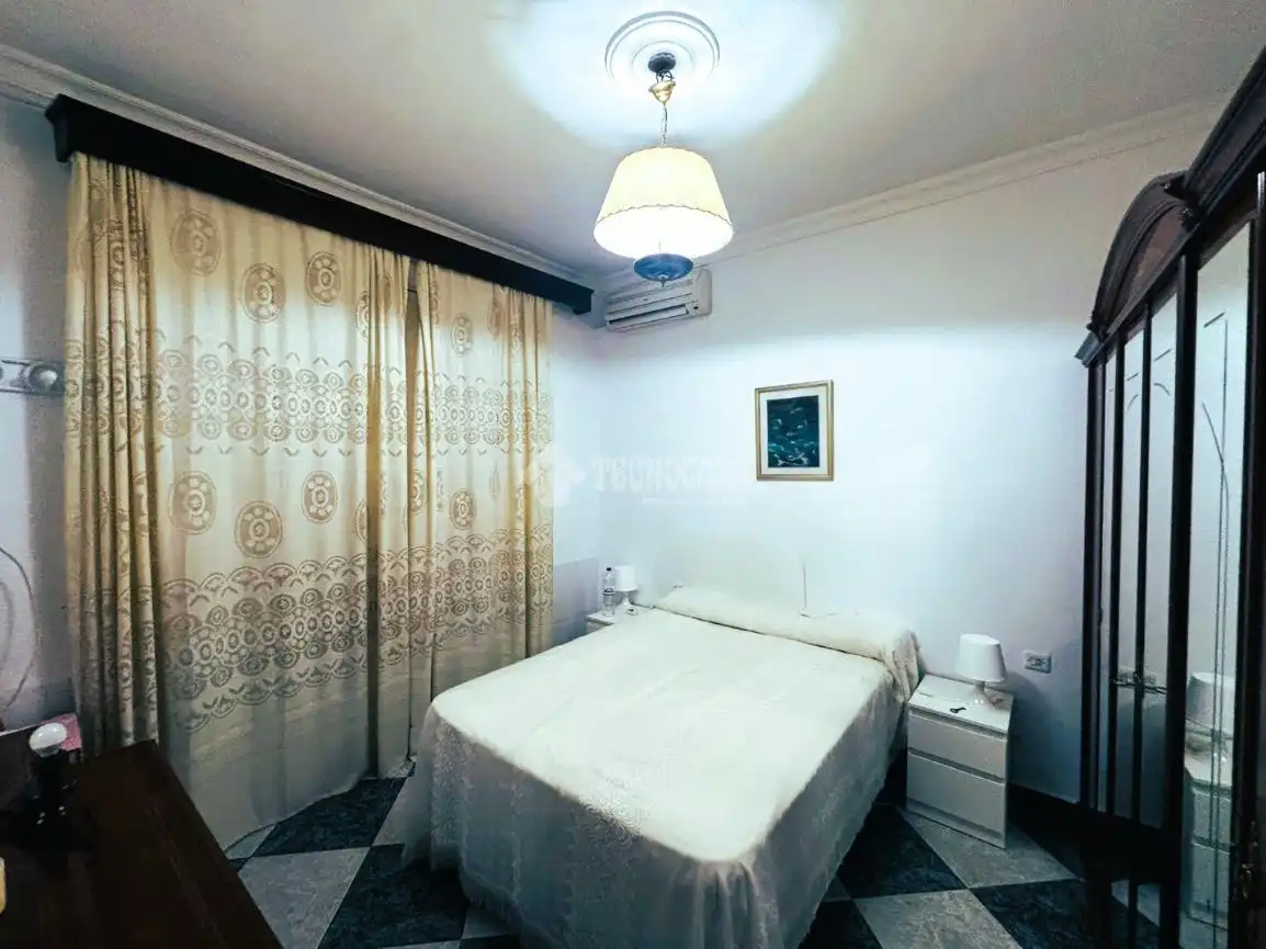 Casa adosada en venta en Pilas