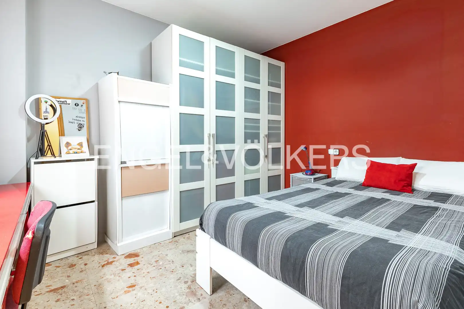 Habitación de Piso en venta en Terrassa con Aire acondicionado, Calefacción y Terraza