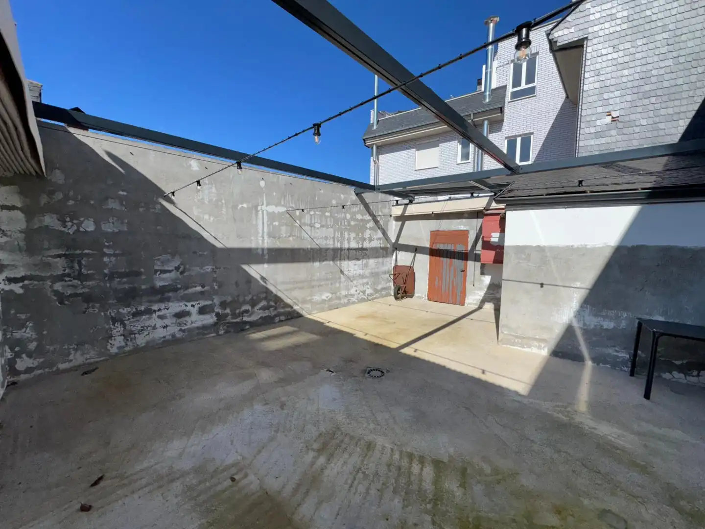 Vista exterior de Casa o xalet en venda en Ponferrada amb Aire condicionat, Calefacció i Terrassa
