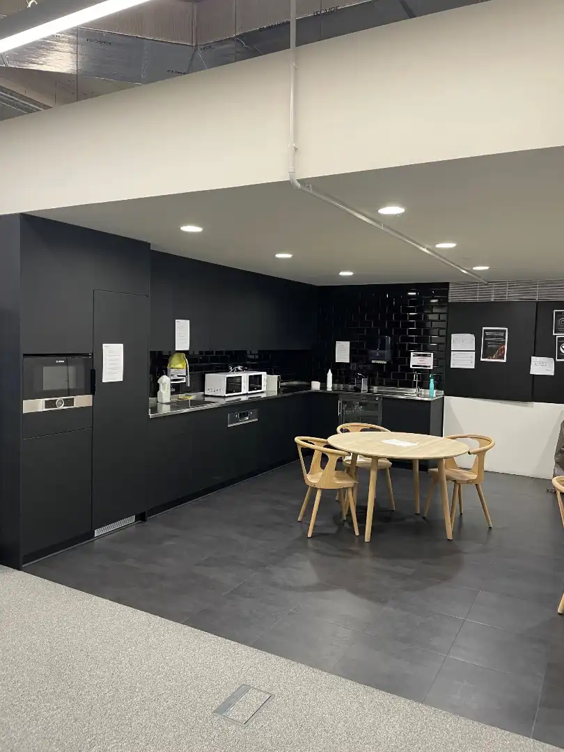Cocina de Oficina de alquiler en Madrid con Aire acondicionado y Calefacción