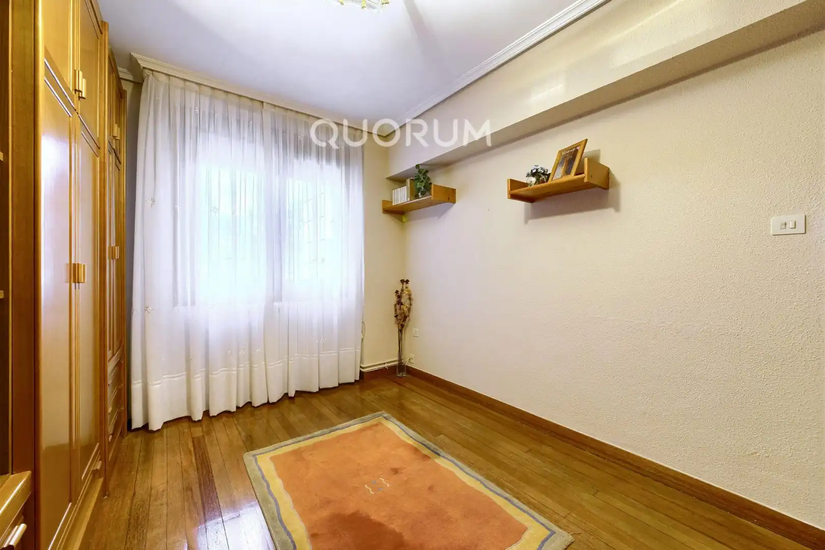 Habitación de Piso en venta en Basauri  con Calefacción, Trastero y Amueblado