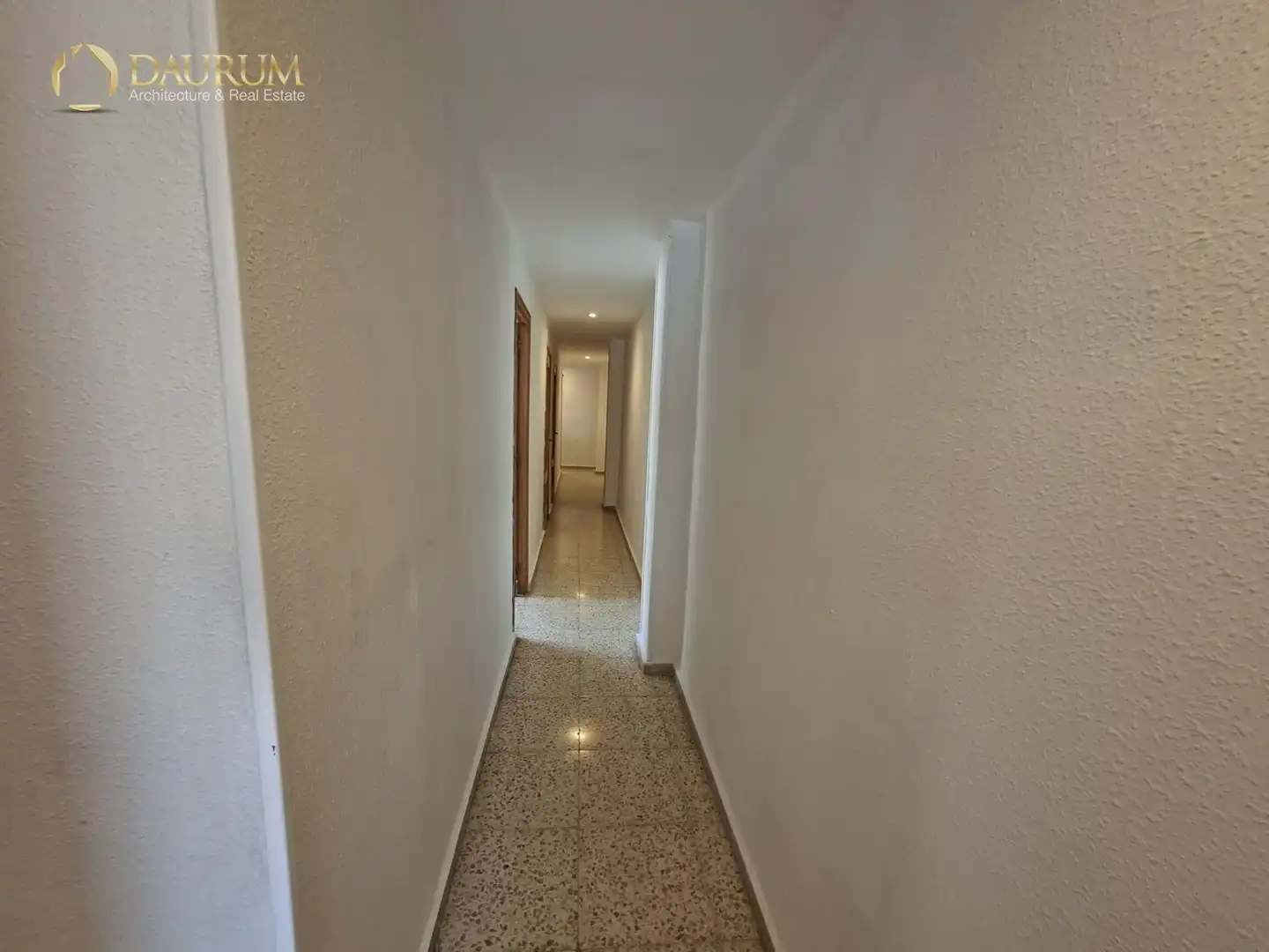 Dachboden zum Verkauf in Alicante / Alacant mit Klimaanlage, Abstellraum und Möbliert