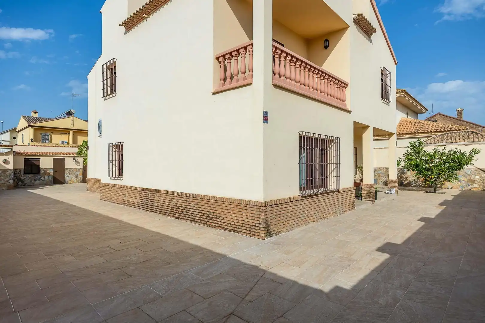 Vista exterior de Casa o chalet en venta en Montequinto con Aire acondicionado, Jardín privado y Terraza