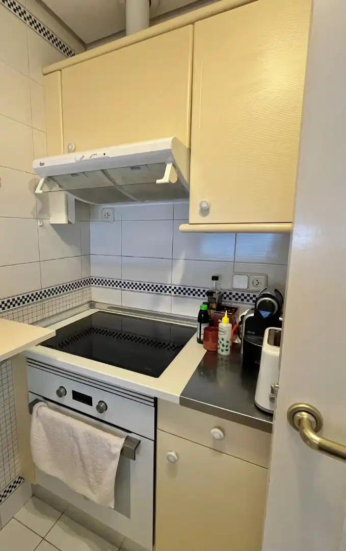 Cuina de Apartament de lloguer en  Palma de Mallorca amb Aire condicionat, Terrassa i Moblat